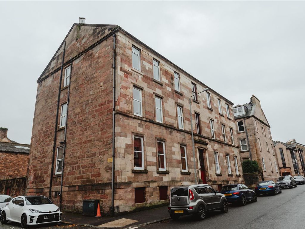 3 bed flat for sale in Kelly Street, Greenock PA16, £125,000 Zoopla