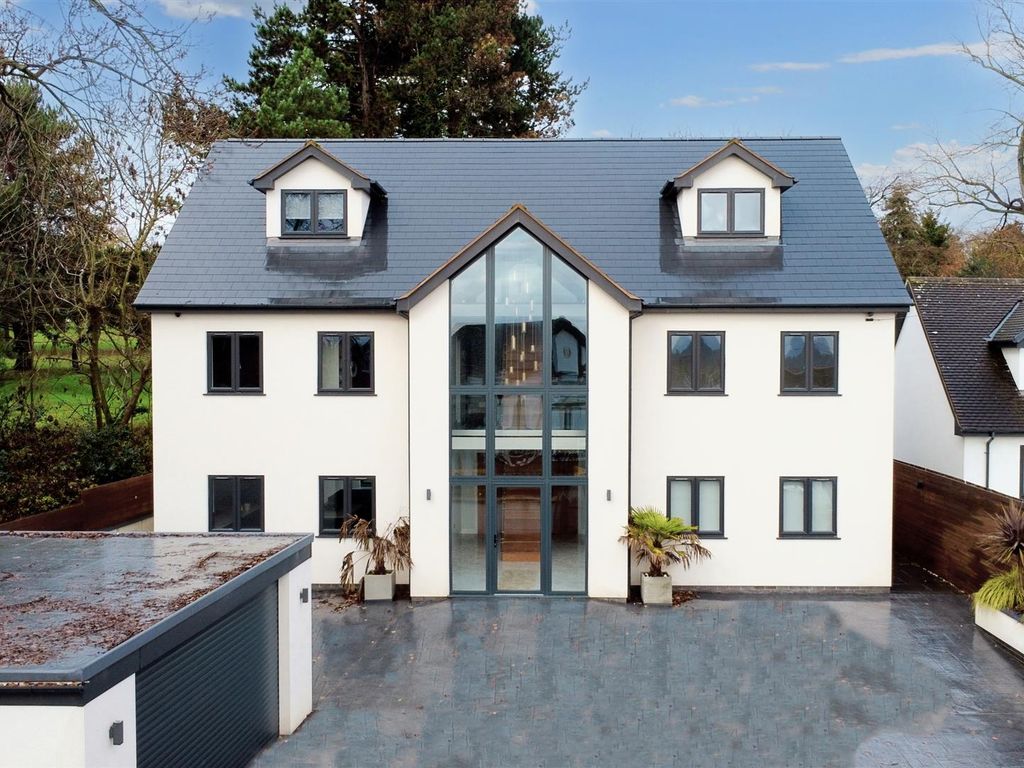 6 bed detached house for sale in Bramcote Drive, Beeston, Nottingham