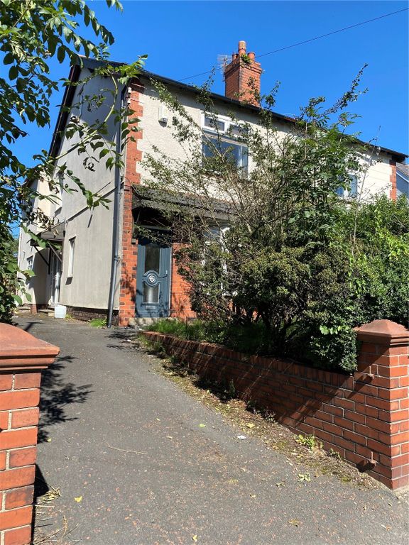 4 bed semidetached house for sale in Park Road, Westhoughton, Bolton