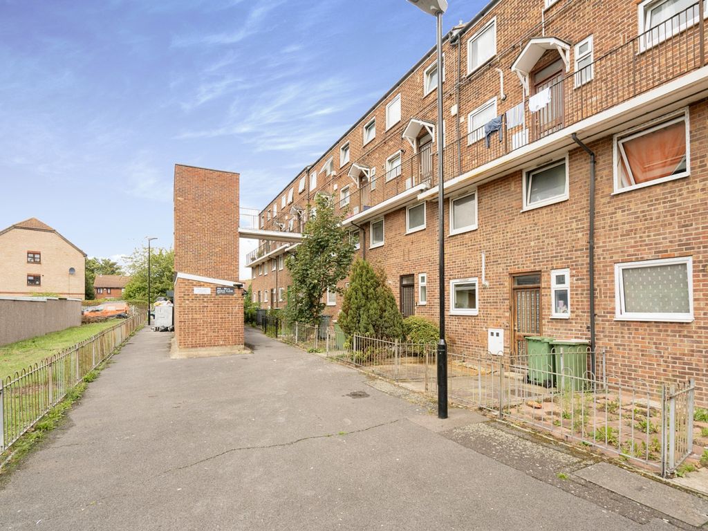 3 bed for sale in Morse Close, London E13 Zoopla