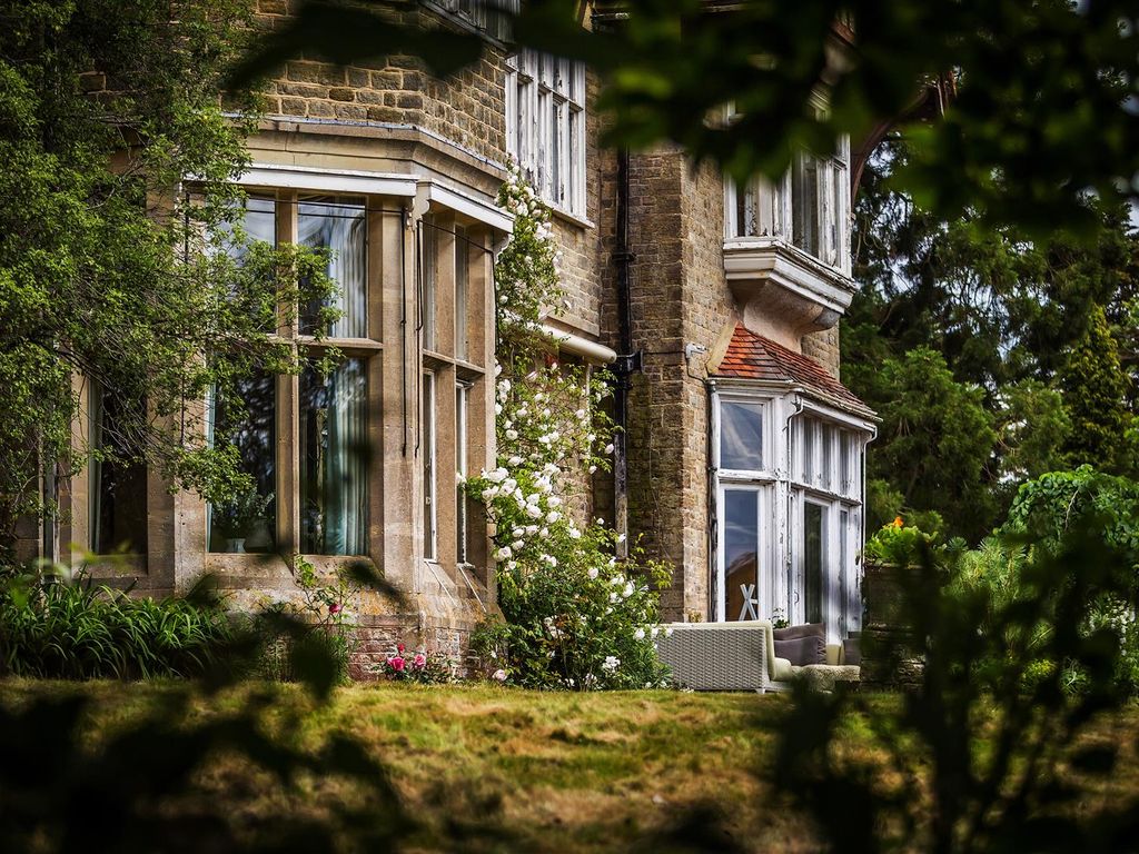 8 bed detached house for sale in Haslingbourne Lane, Petworth GU28 Zoopla
