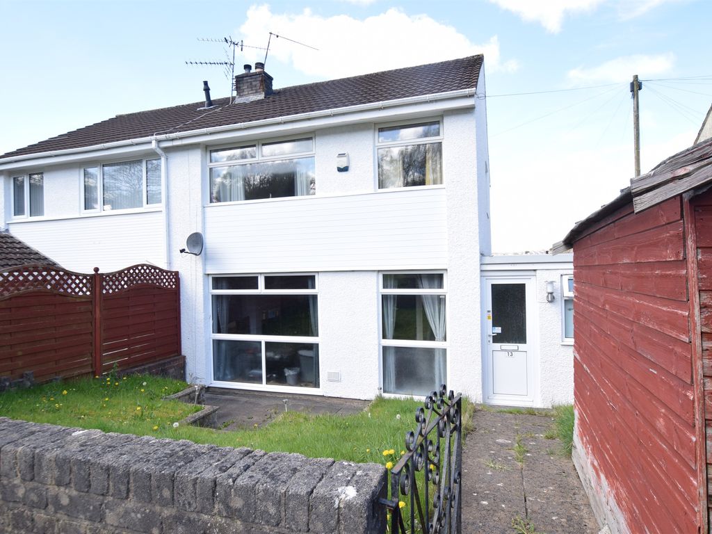 3 bed semidetached house for sale in St. James Close, Maesycwmmer