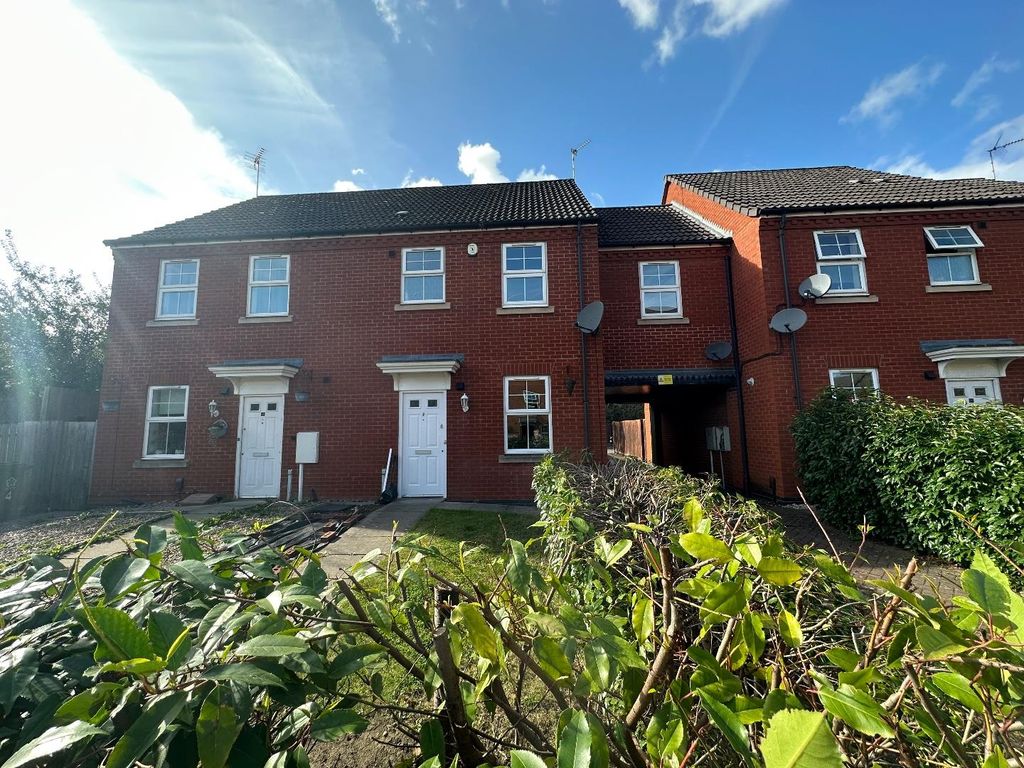 3 bed property to rent in Larchmont Road, Leicester LE4, £1,250 pcm