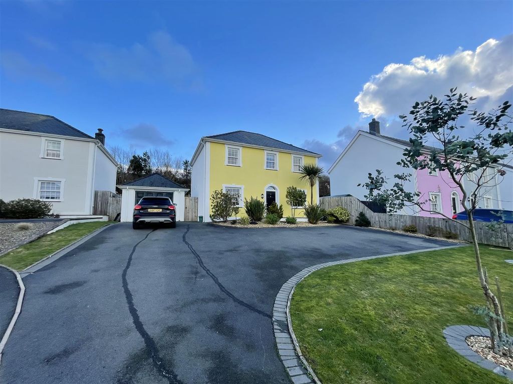 4 bed detached house for sale in Stad Craig Ddu, Llanon SY23 Zoopla