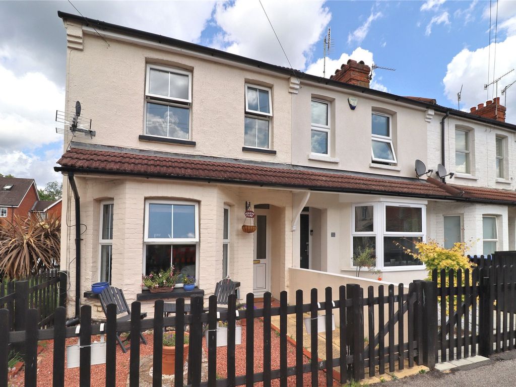 3 bed end terrace house for sale in Woking, Surrey GU21 Zoopla