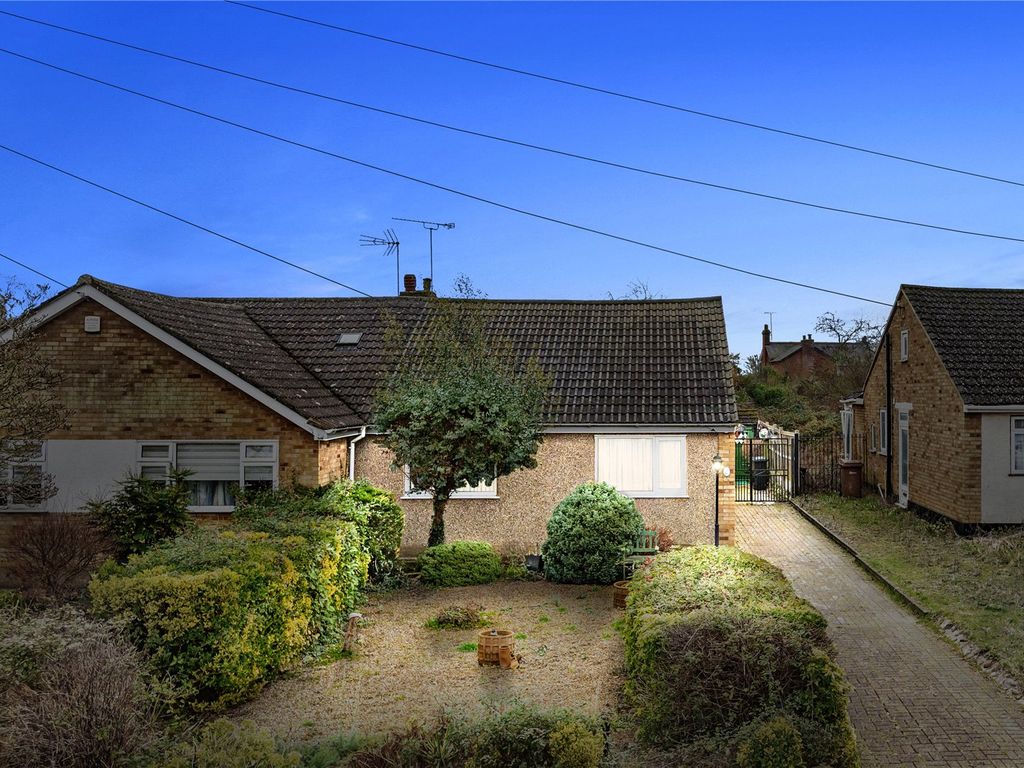 2 bed bungalow for sale in Walters Close, Galleywood, Essex CM2, £