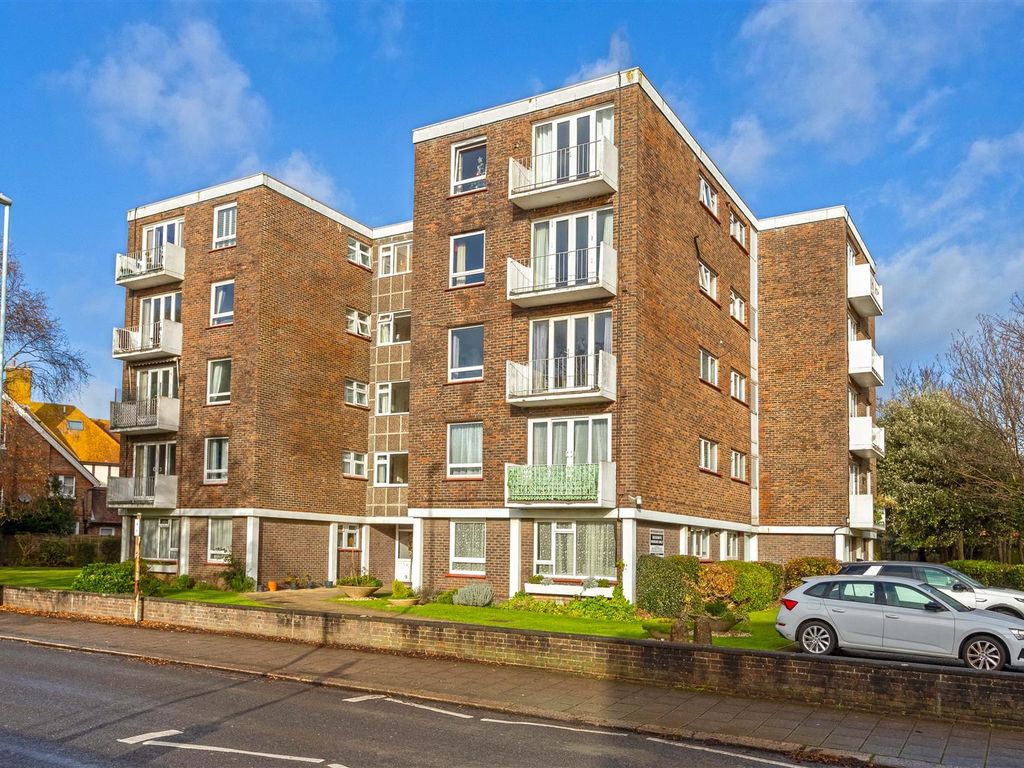 2 bed flat to rent in Wykeham Road, Worthing BN11, £1,250 pcm Zoopla