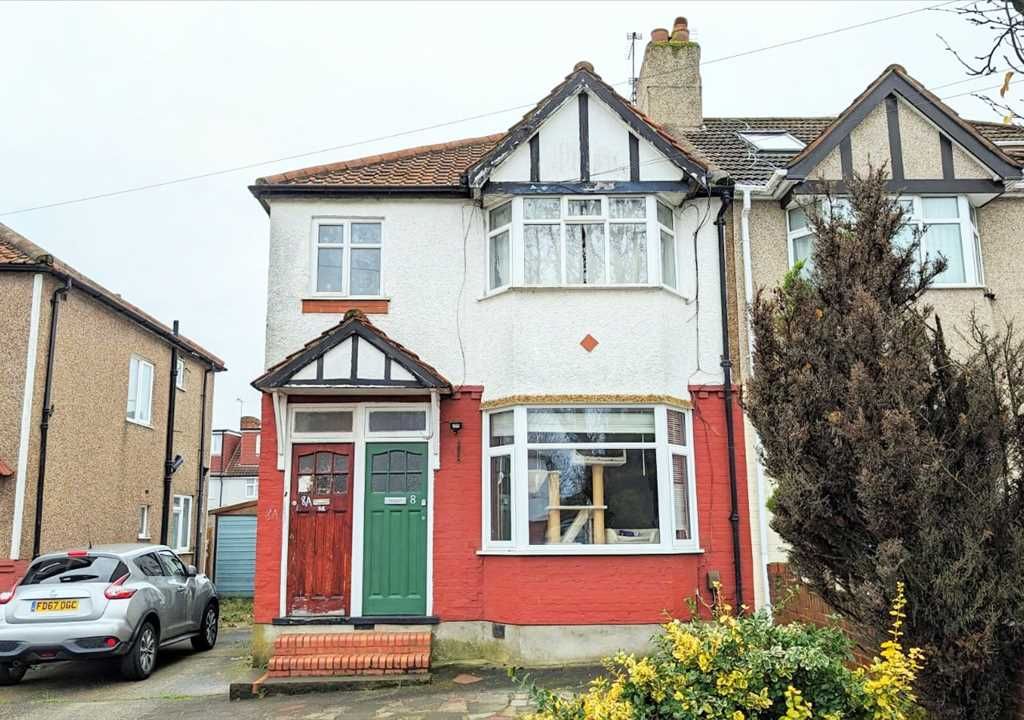 1 bed for sale in Woodfield Avenue, London NW9, £249,950