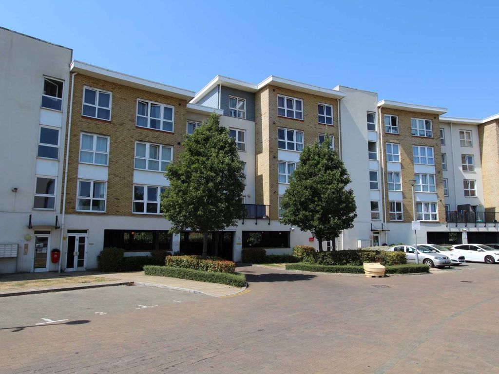 2 bed flat for sale in Aurora Court, Gravesend DA12 Zoopla