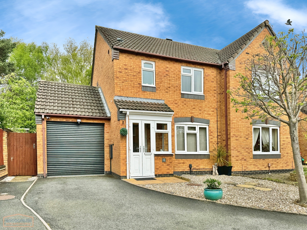 3 bed semidetached house for sale in St Helens Close, Wellington