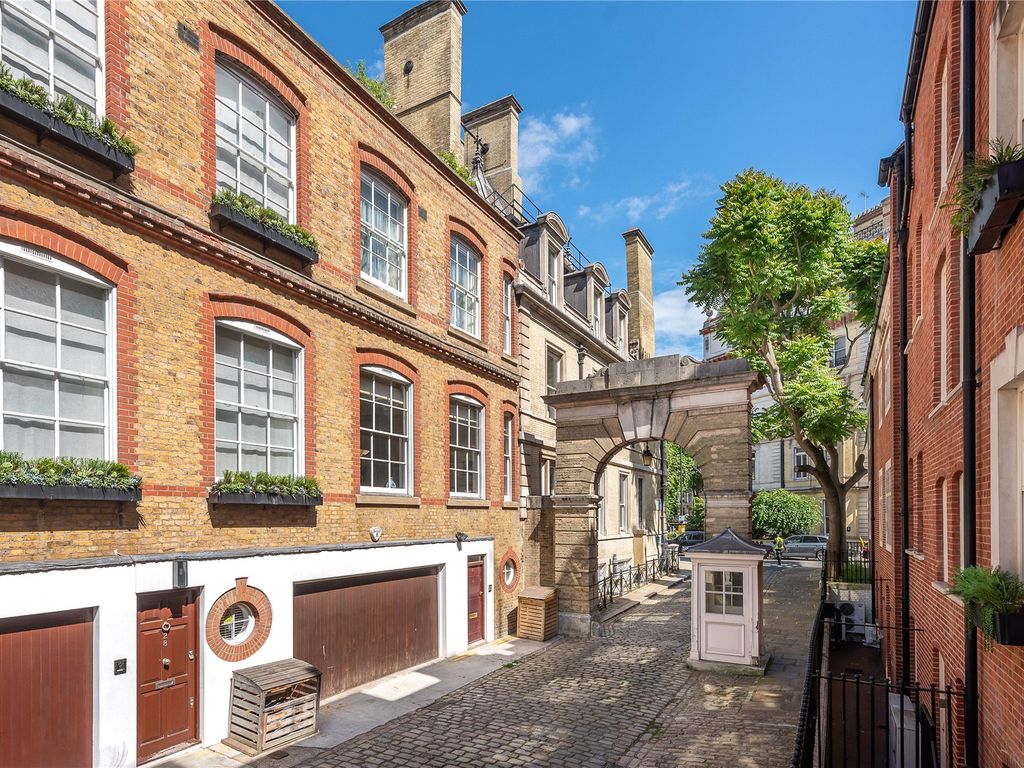 Grosvenor Gardens Mews North, Belgravia SW1W  