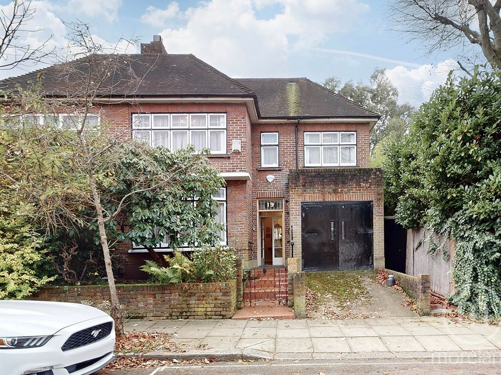 4 bed semidetached house for sale in Ardwick Road, Hocroft Estate