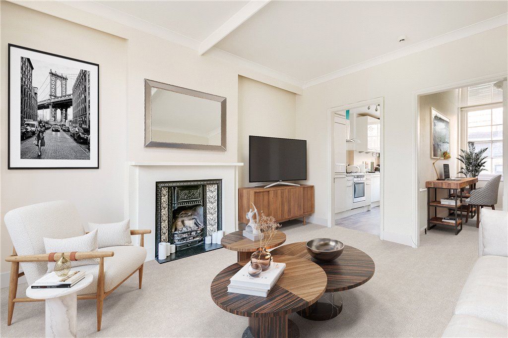 Kensington Mall, London W8  