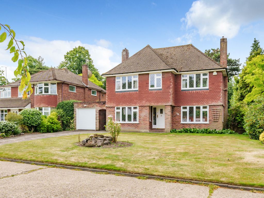 3 bed detached house for sale in Marlowe Close, Chislehurst, Kent BR7