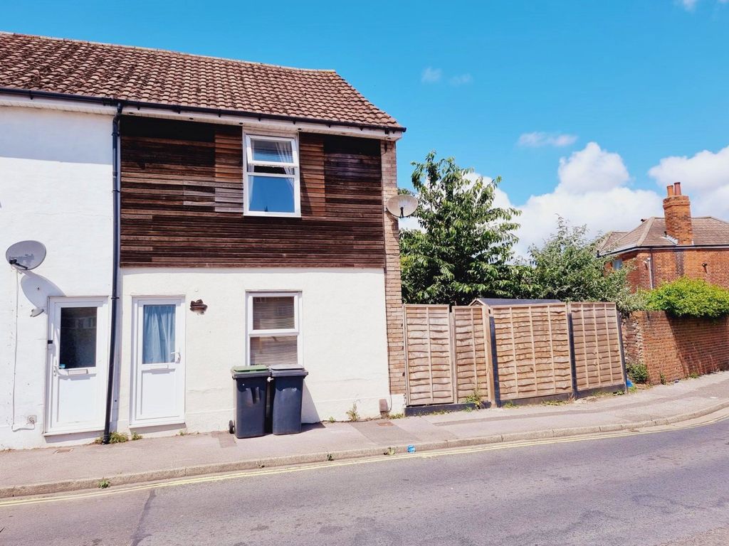 2 bed end terrace house for sale in Lees Lane, Gosport PO12 Zoopla