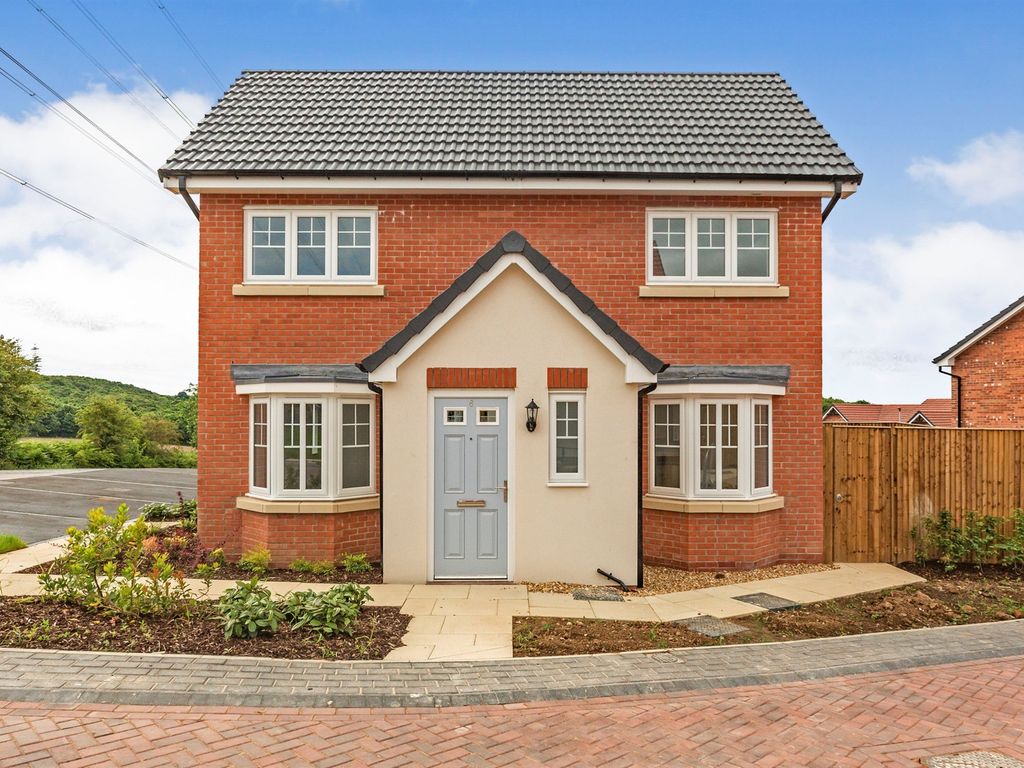 3 bed semidetached house for sale in Pitmans Close, Treeton, Rotherham