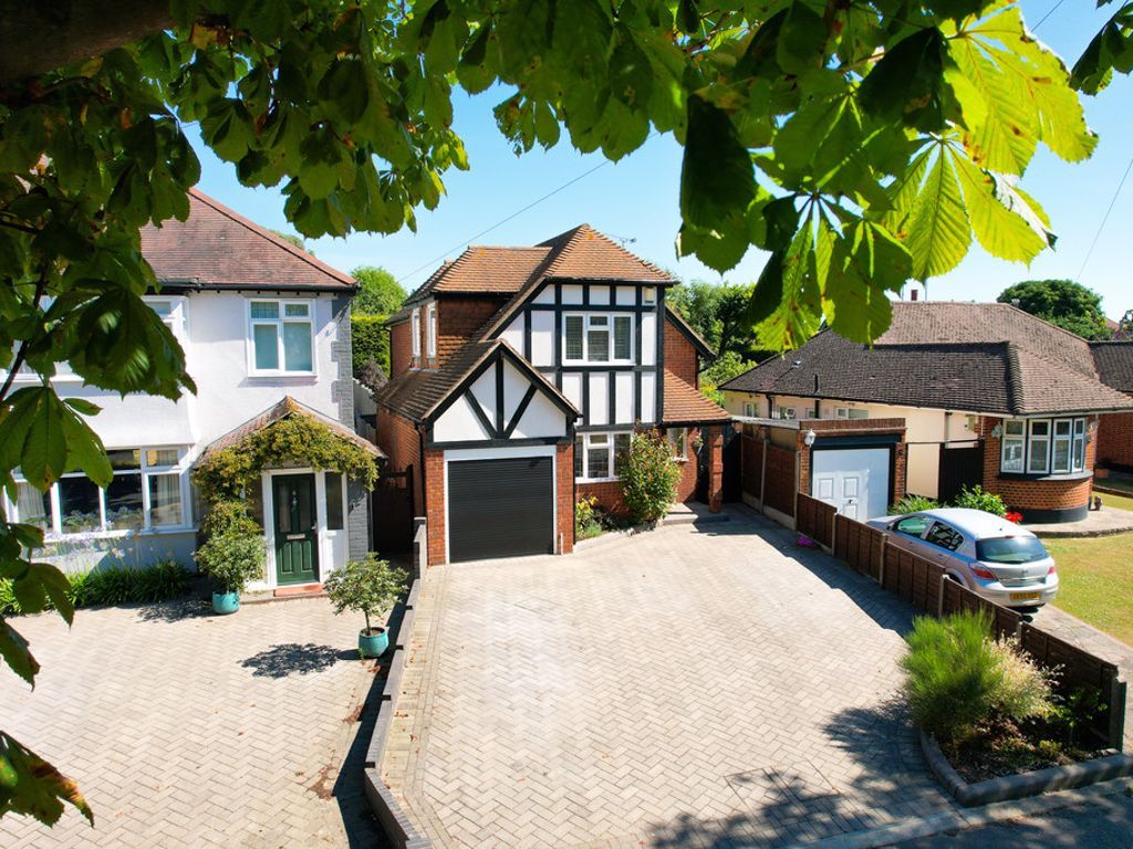 4 bed detached house for sale in Kenilworth Gardens, WestcliffOnSea