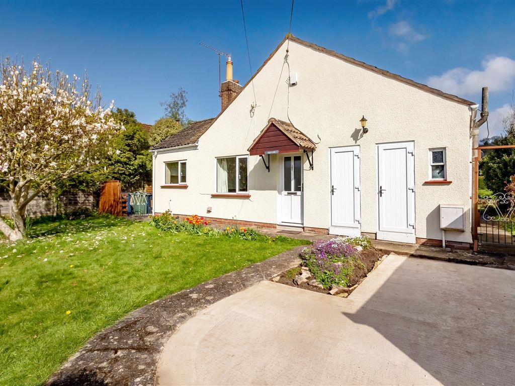 3 bed detached bungalow to rent in Musthay Fields, Tockington, South