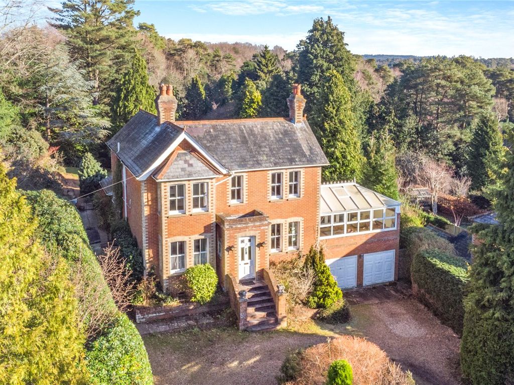 4 bed detached house for sale in Ford Lane, Wrecclesham, Farnham