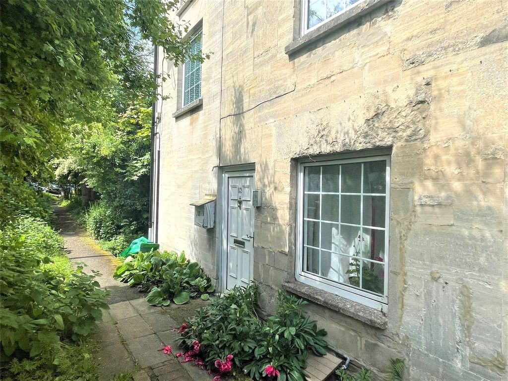 3 bed semidetached house for sale in Lower Leazes, Stroud