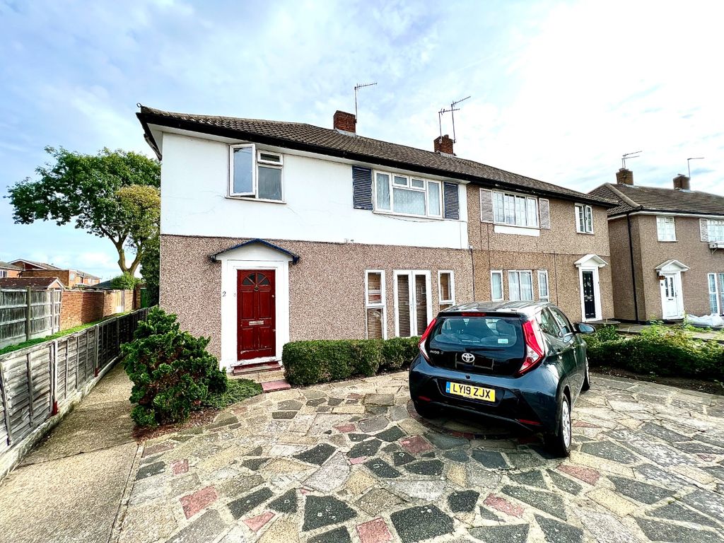 2 bed for sale in Melanie Close, Bexleyheath, Kent DA7, £