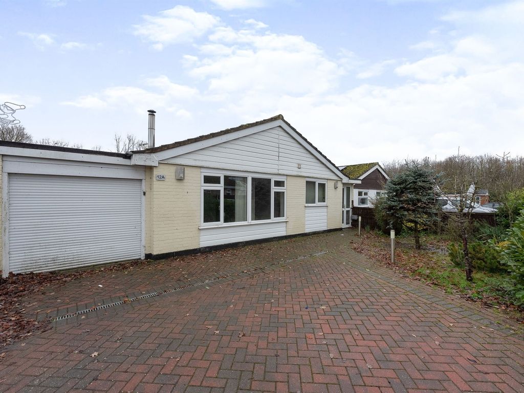 3 bed semidetached bungalow for sale in Karen Close, Scole, Diss IP21