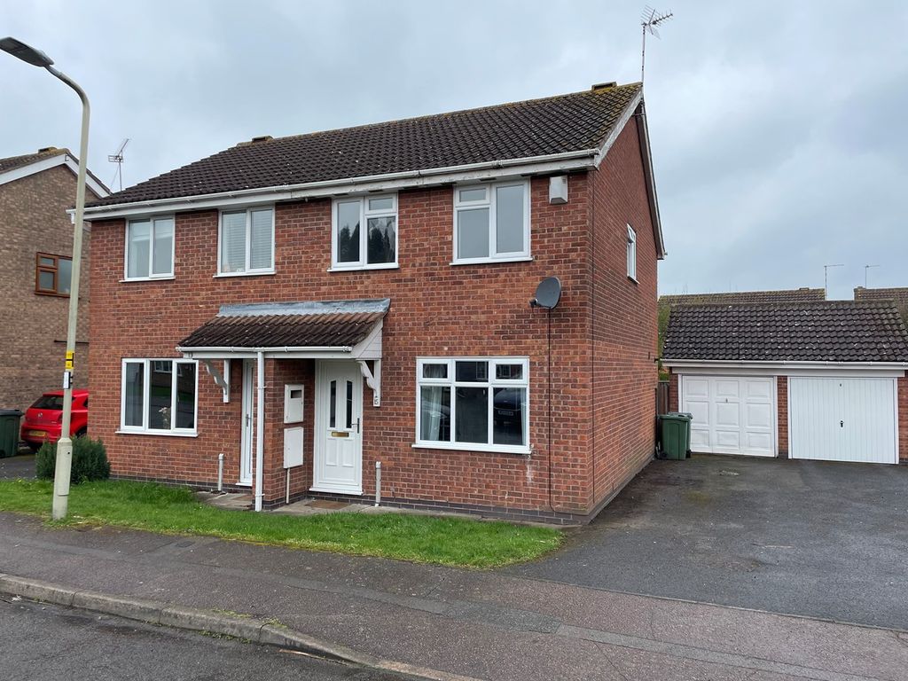 3 bed semidetached house to rent in Coulson Close, Whetstone