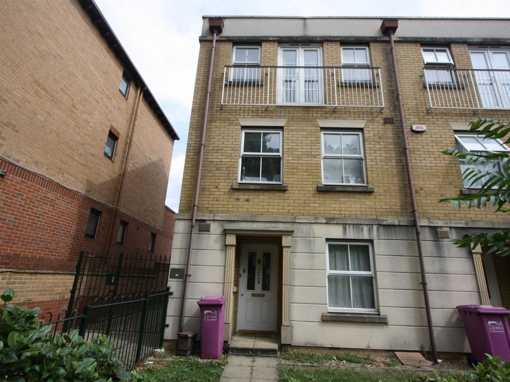 1 bed semidetached house to rent in Manchester Road, Isle Of Dogs E14