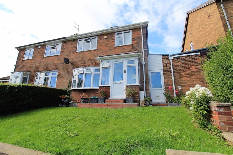 3 bed semidetached house for sale in Blackthorne Close, Dudley DY1, £