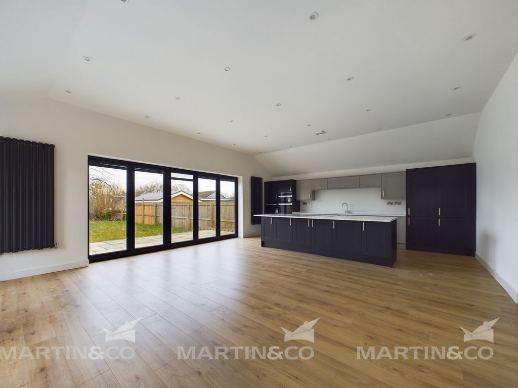 3 bed detached bungalow for sale in The Grove, Wheatley Hills