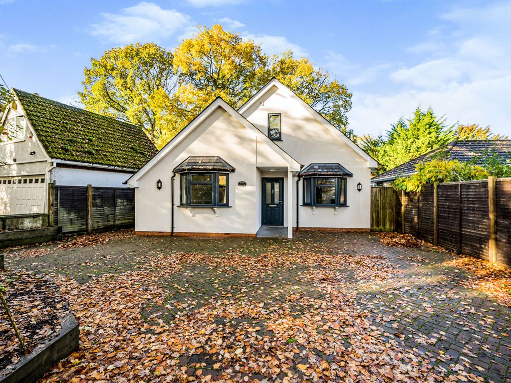 2 bed bungalow for sale in Birch Lane, Mortimer Common, Reading RG7