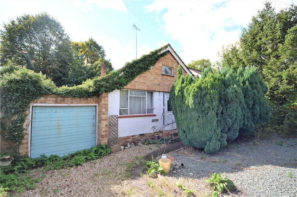 3 bed bungalow for sale in Forest End Road, Sandhurst, Berkshire GU47