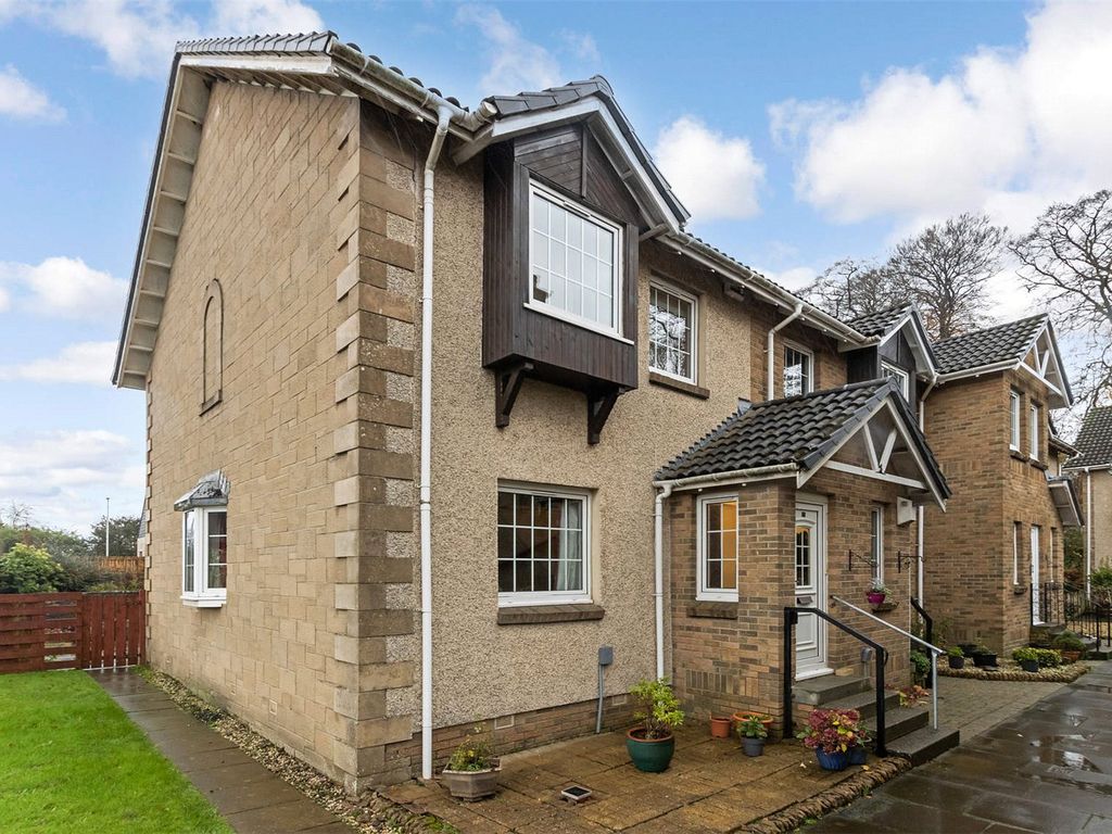 3 bed end terrace house for sale in Broomhill Farm Mews, Kirkintilloch