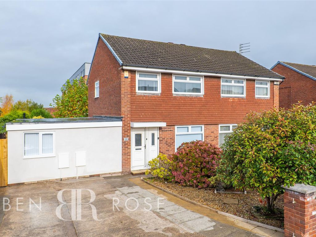 5 bed semidetached house for sale in Tuson Drive, AshtonOnRibble