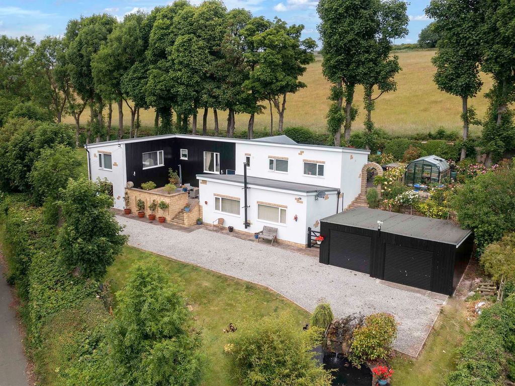 3 bed detached house for sale in Back Lane, Apperknowle S18 Zoopla