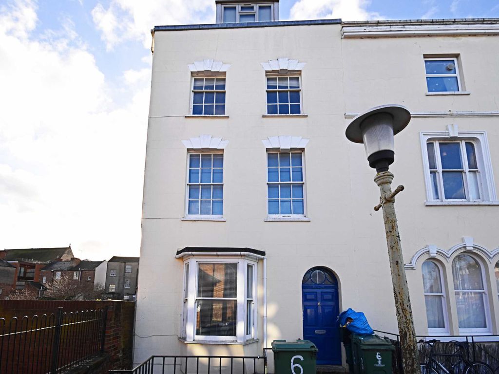 1 bed flat to rent in St Square, Cheltenham, Gloucestershire