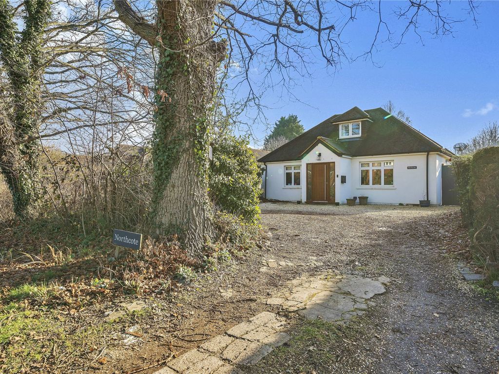 3 bed bungalow for sale in Chobham, Woking, Surrey GU24 Zoopla