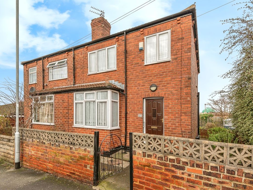 3 bed semidetached house for sale in Conway Place, Leeds LS8, £140,000
