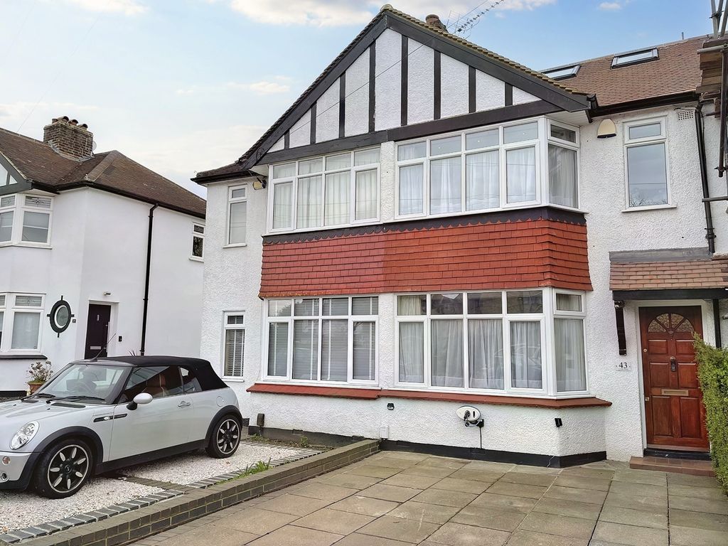 3 bed terraced house for sale in Lovelace Avenue, Bromley BR2 Zoopla