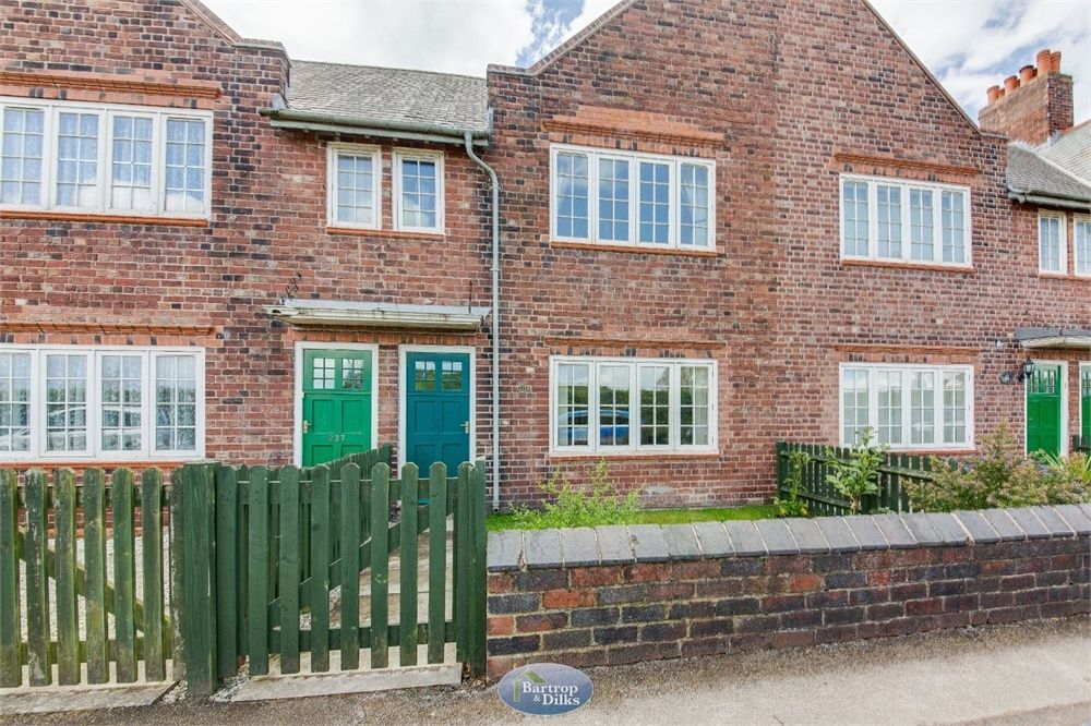 3 bed town house for sale in Model Village, Creswell, Worksop
