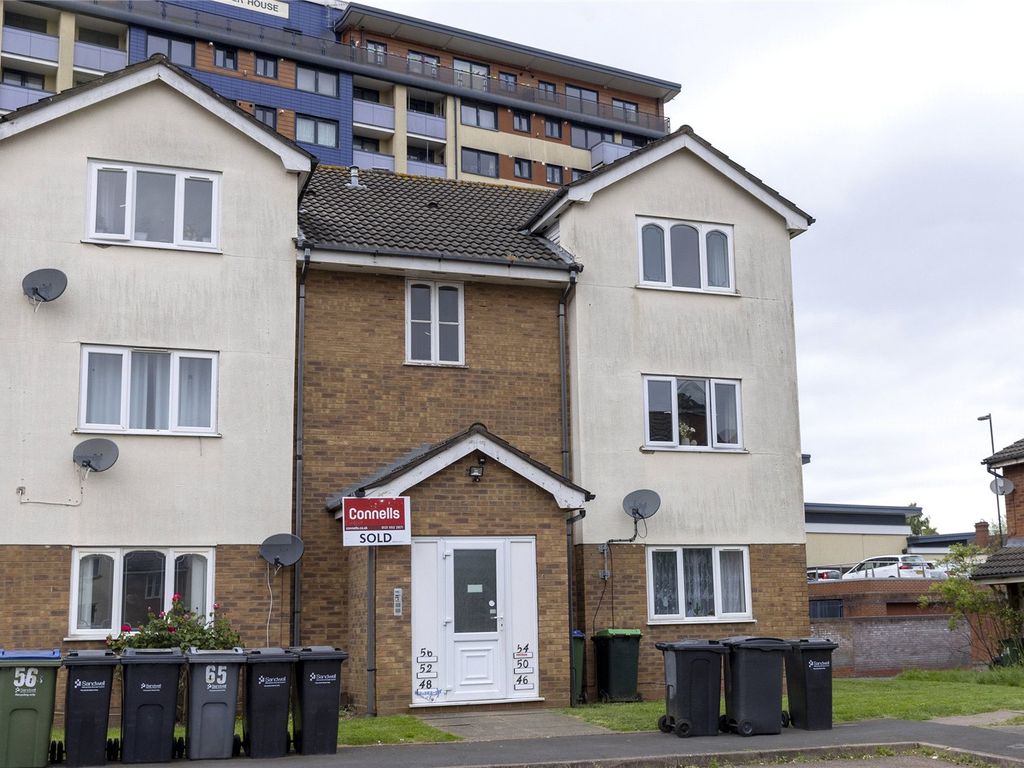 2 bed flat to rent in Winchester Close, Rowley Regis, West Midlands B65