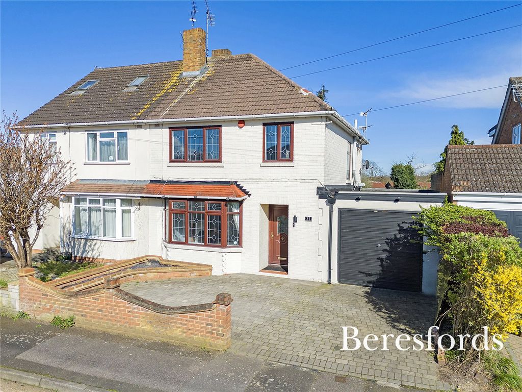 3 bed semidetached house for sale in Rushdene Road, Brentwood CM15, £