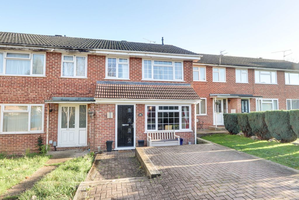 4 bed terraced house for sale in Porter Road, Basingstoke RG22 Zoopla