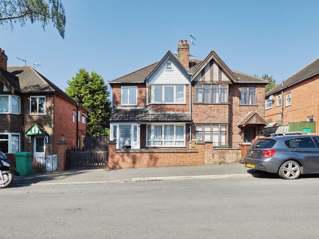3 bed semidetached house for sale in Glamis Road, Nottingham NG5, £