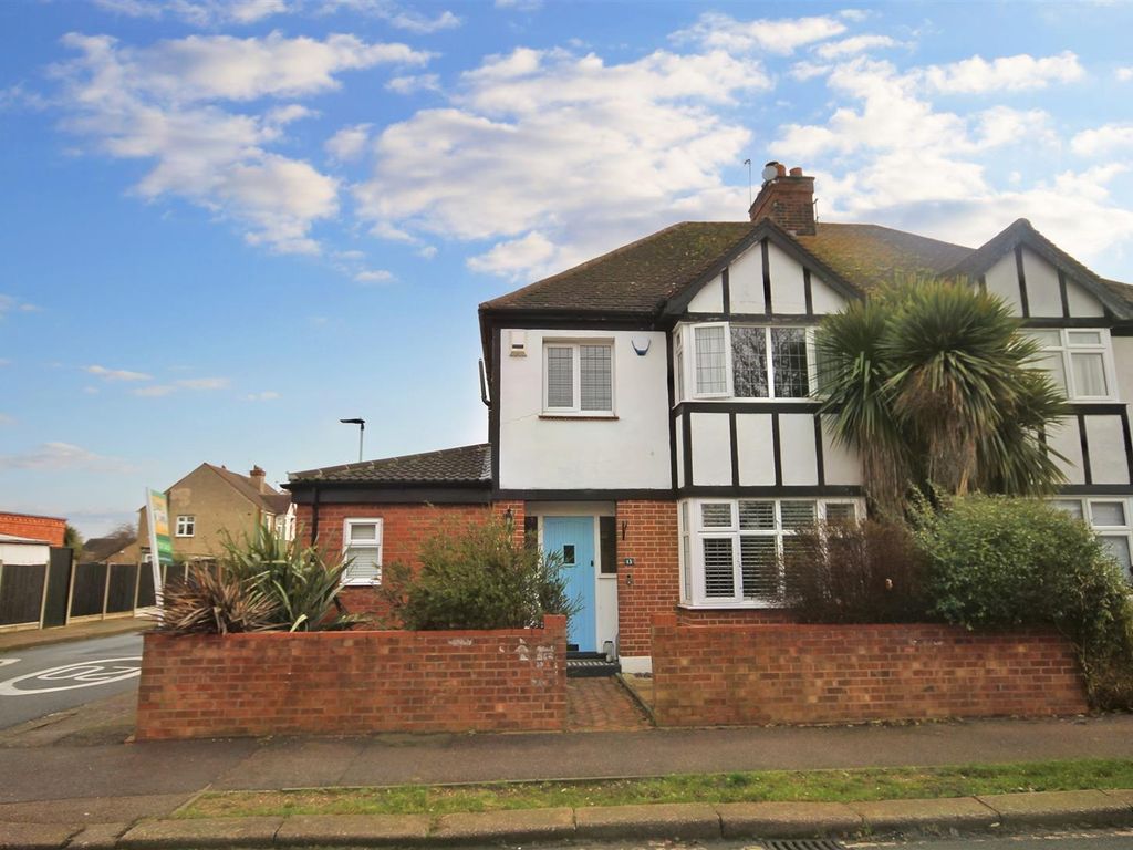 3 bed semidetached house for sale in Brookfield Road, Bedford MK41