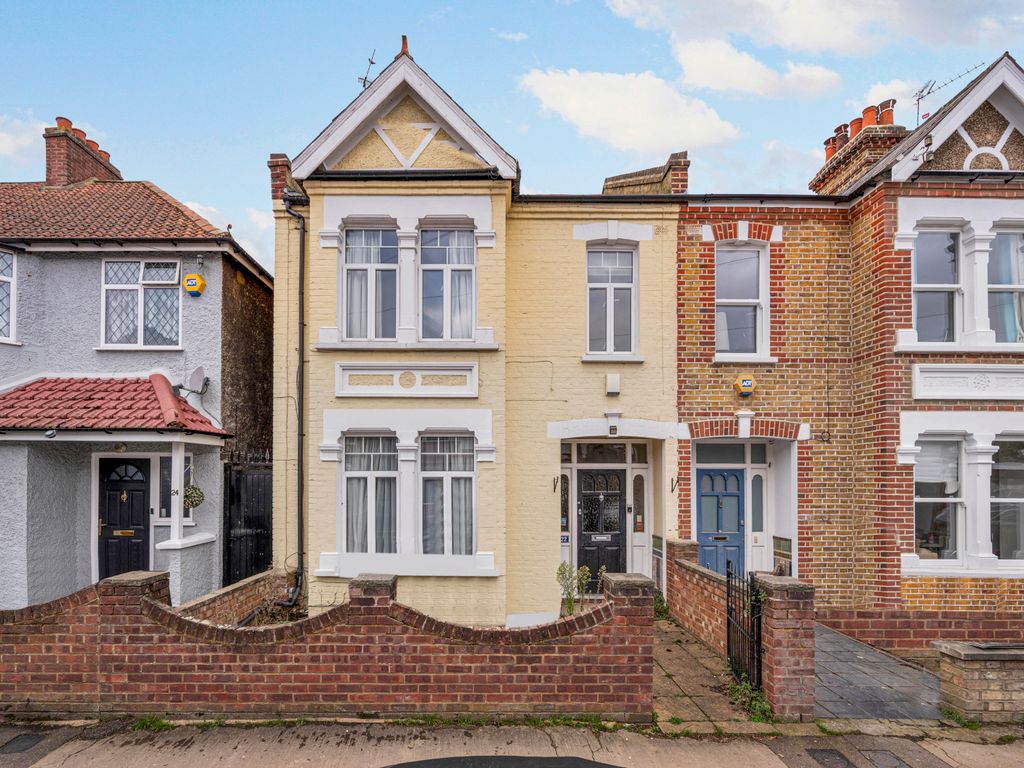 3 bed end terrace house for sale in Seaforth Avenue, New Malden KT3, £