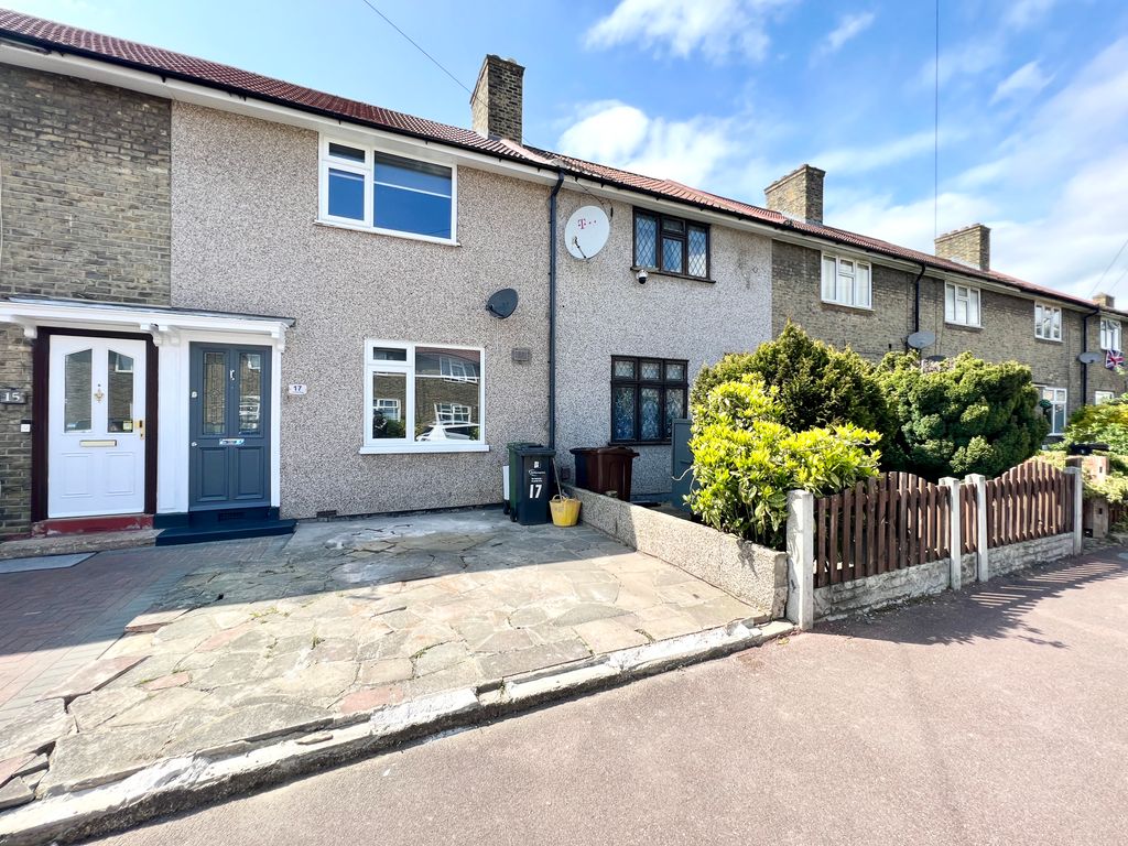 3 bed semidetached house to rent in Harrison Road, Dagenham RM10 Zoopla