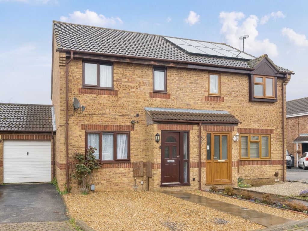 3 Bed Semi Detached House For Sale In Haycroft Wootton Bedford Mk43