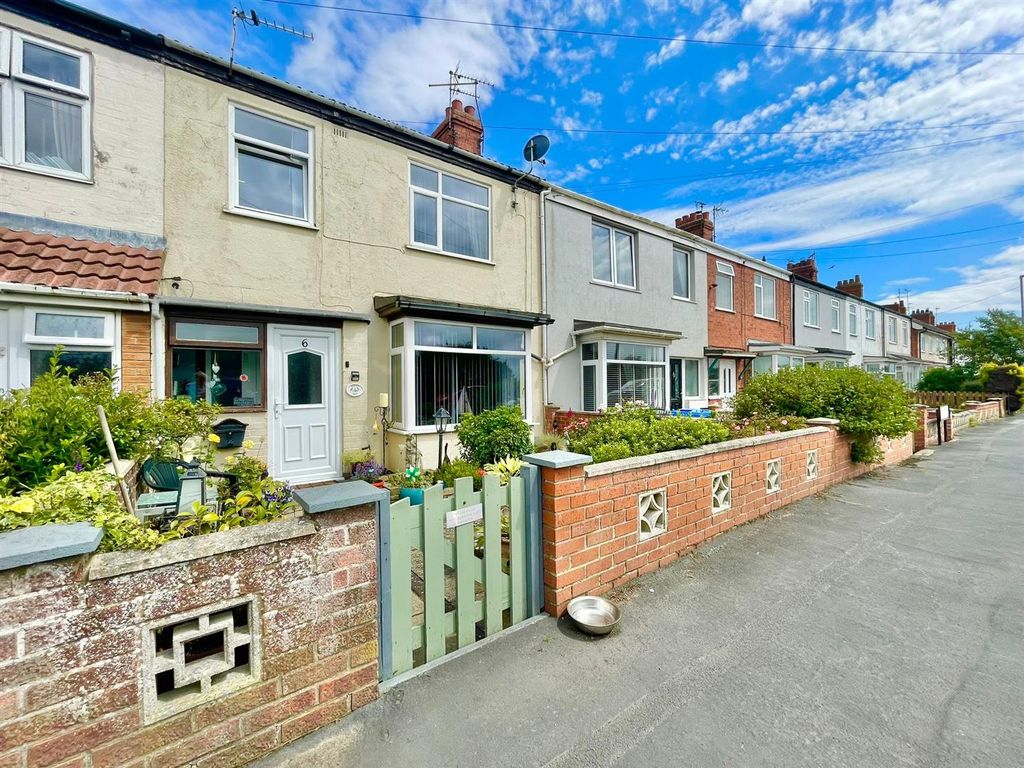 3 bed property for sale in Pioneer Terrace, Cliff Road, Hornsea HU18, £