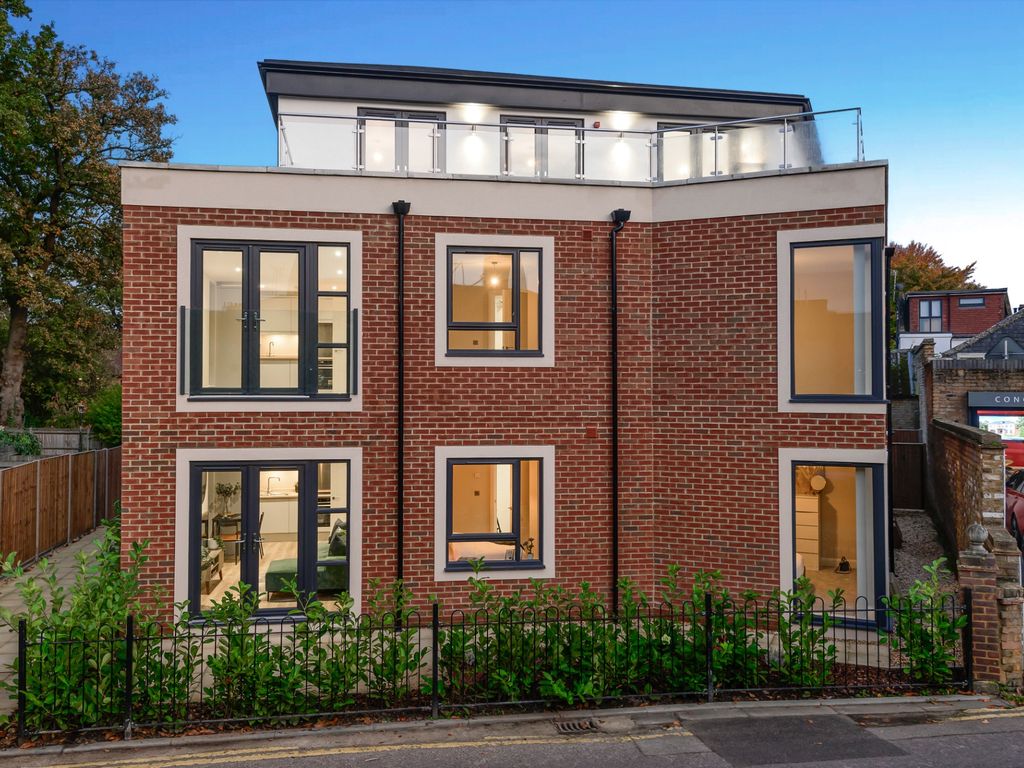 1 bed flat to rent in South Road, Weybridge KT13, £1,425 pcm Zoopla